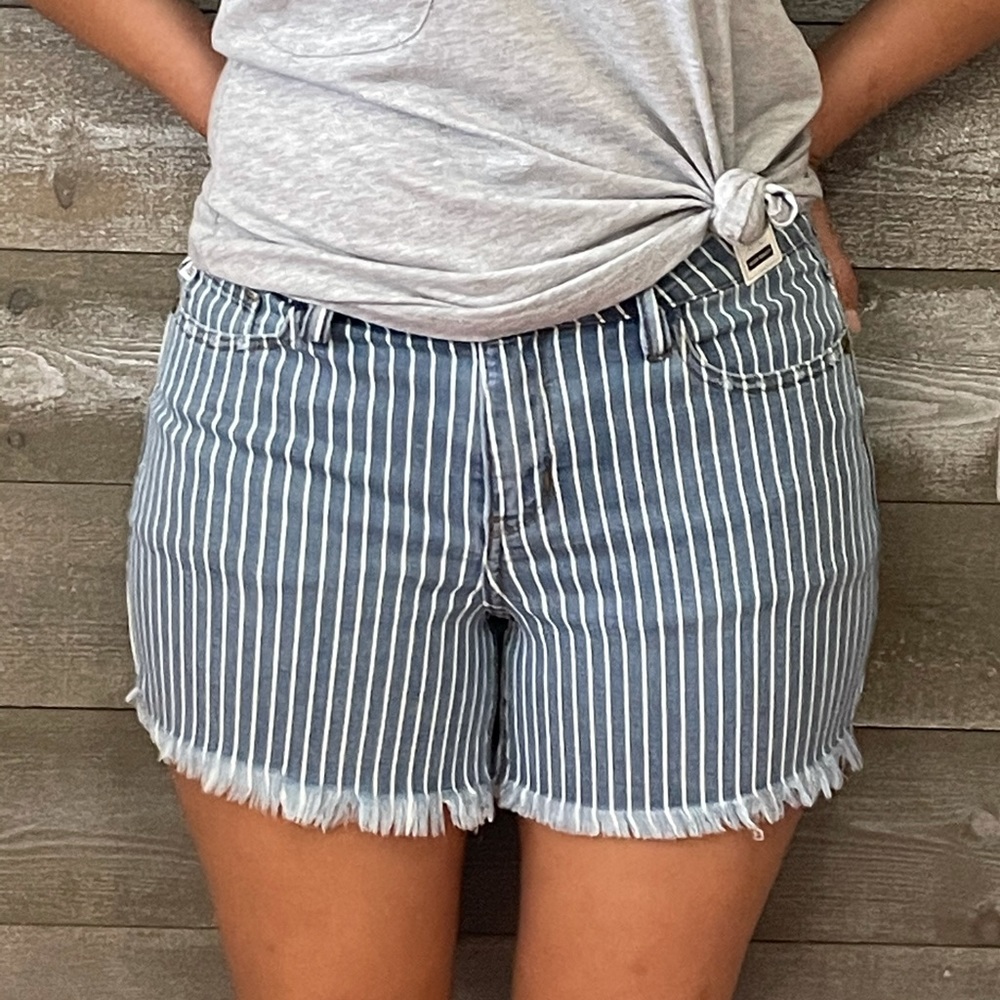 Brand New Judy Blue Striped Cut Off Shorts! - Picture 9 of 16